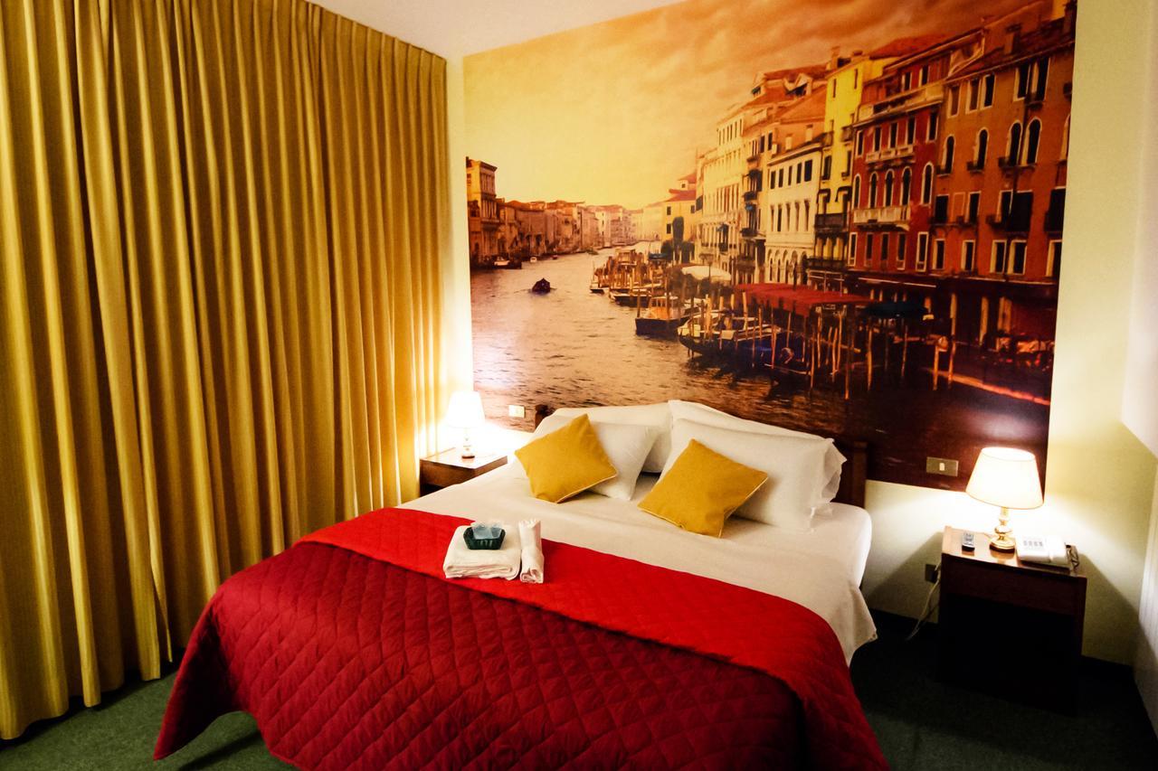 Hotel Palombella Frosinone Exteriör bild